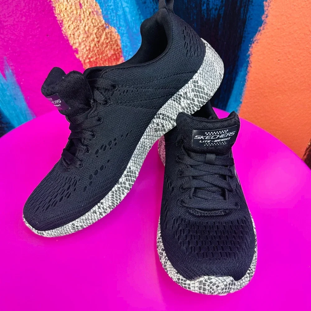 Skechers Womens 7.5 Lite-Weight Air Memory Foam Sneakers Black Snakeskin New